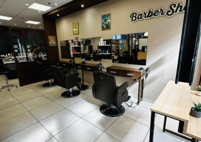 Photo sièges de coupe salon de coiffure patrick coiffure E.leclerc Carcassonne