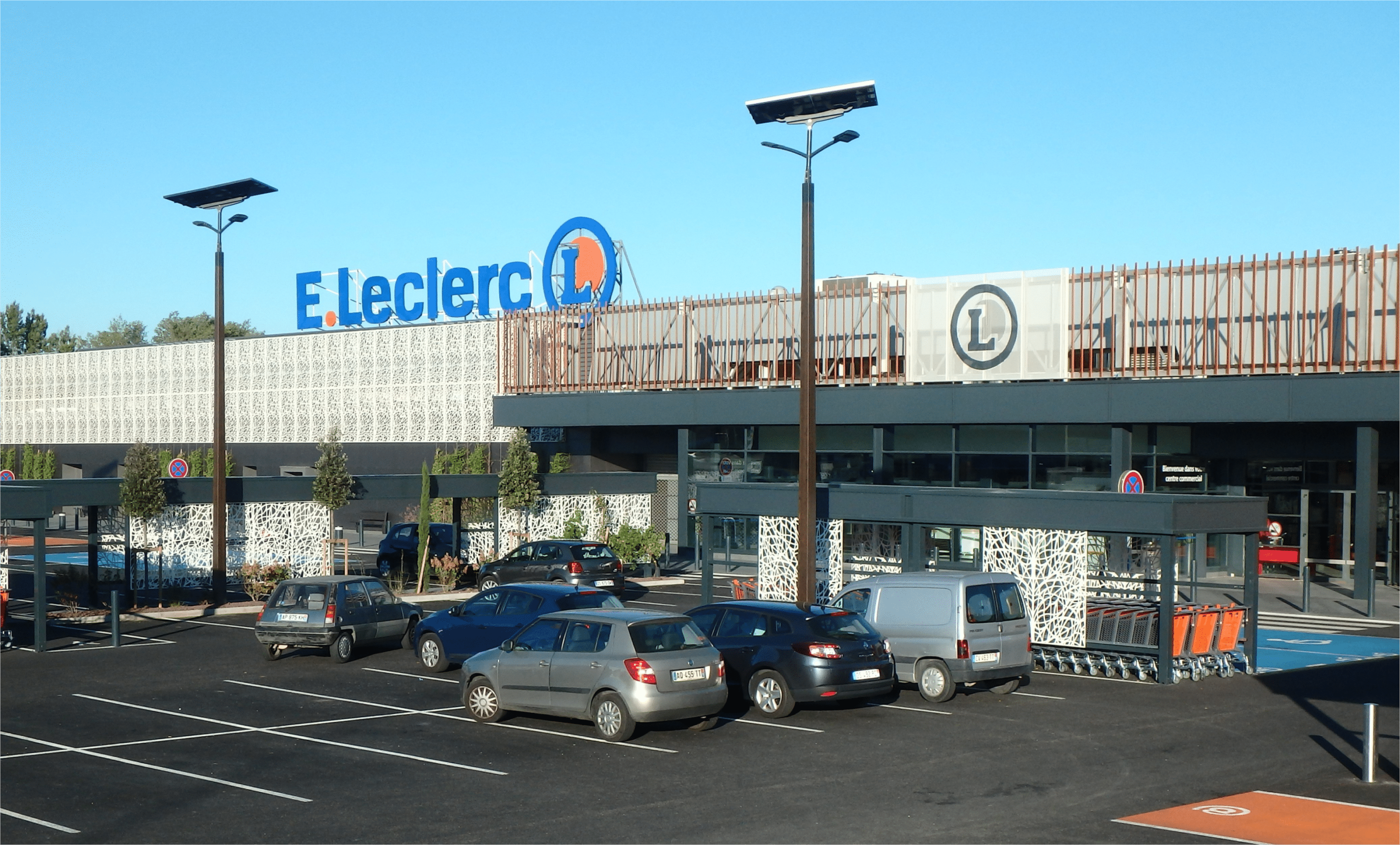 photo parking et devanture centre commercial leclerc tplm carcassonne